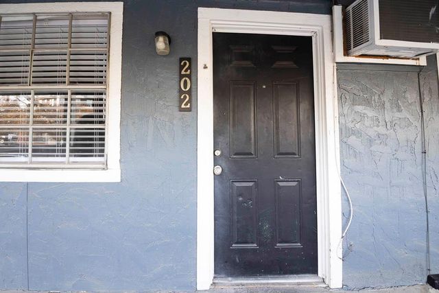 1300 Parker LN 202, Austin, TX 78741