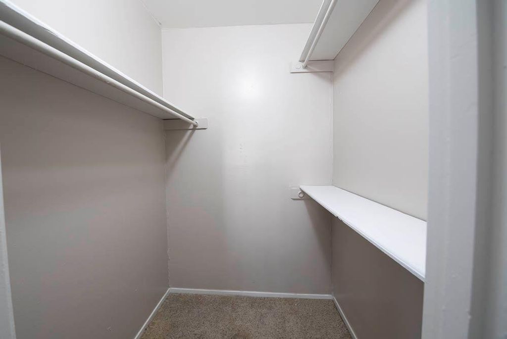 1300 Parker LN 202, Austin, TX 78741