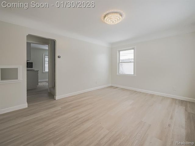 38 South Ascot Road, Waterford, MI 48328