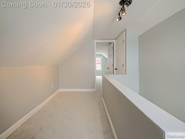 38 South Ascot Road, Waterford, MI 48328