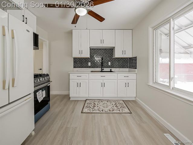 38 South Ascot Road, Waterford, MI 48328