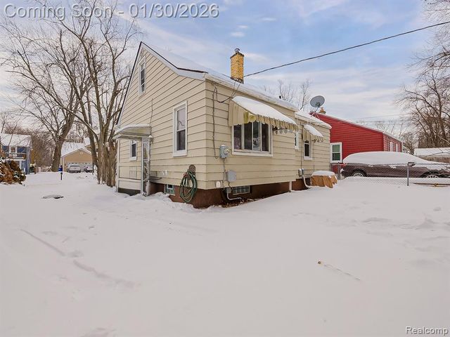 38 South Ascot Road, Waterford, MI 48328