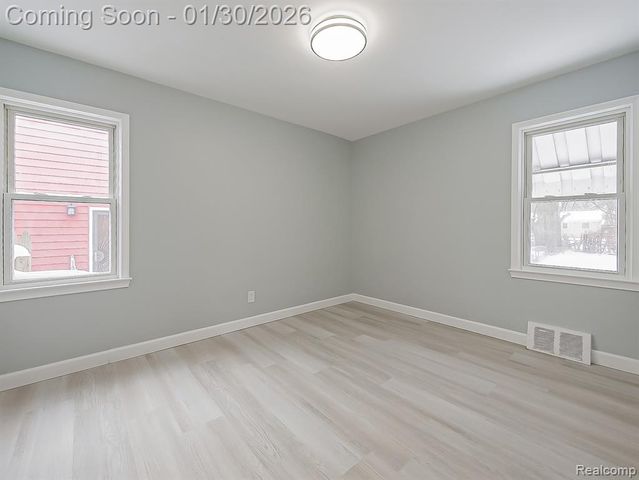 38 South Ascot Road, Waterford, MI 48328