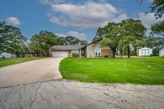 211 Willow Creek Court, Mansfield, TX 76063