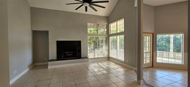 137 Oakview Road, Gainesville, TX 76240