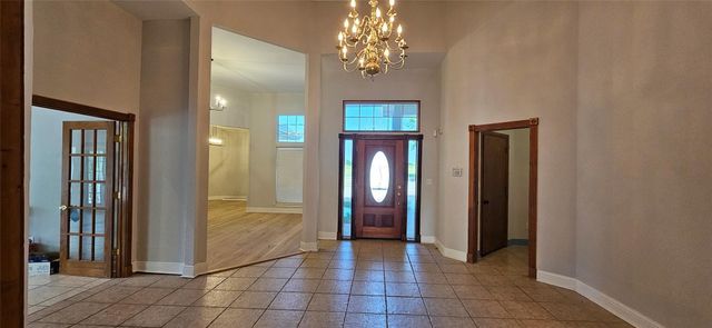137 Oakview Road, Gainesville, TX 76240