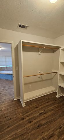137 Oakview Road, Gainesville, TX 76240