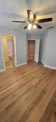 137 Oakview Road, Gainesville, TX 76240