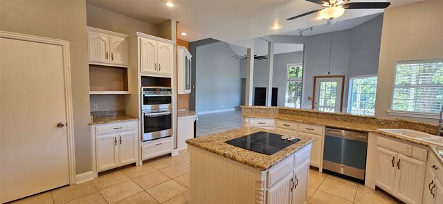 137 Oakview Road, Gainesville, TX 76240