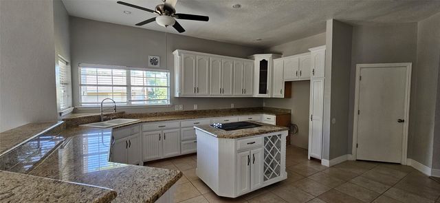 137 Oakview Road, Gainesville, TX 76240