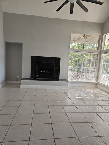 137 Oakview Road, Gainesville, TX 76240