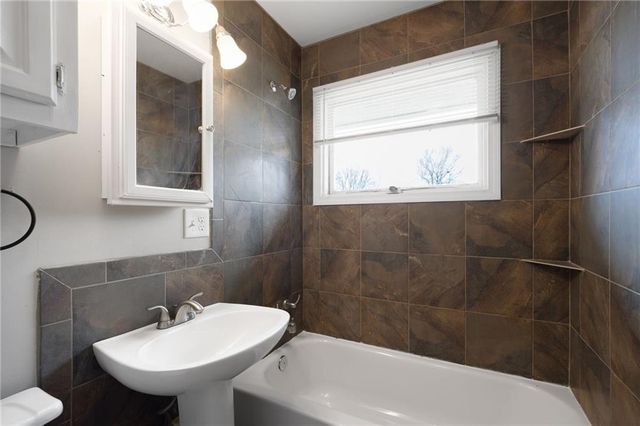 3704 E 107th Street, Kansas City, MO 64137