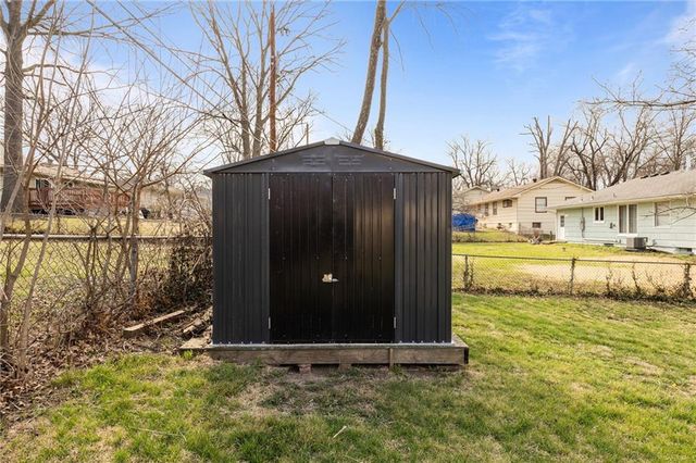 3704 E 107th Street, Kansas City, MO 64137