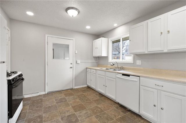 3704 E 107th Street, Kansas City, MO 64137