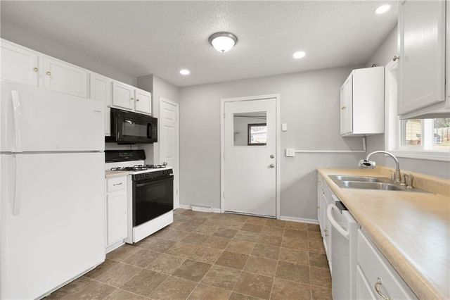 3704 E 107th Street, Kansas City, MO 64137