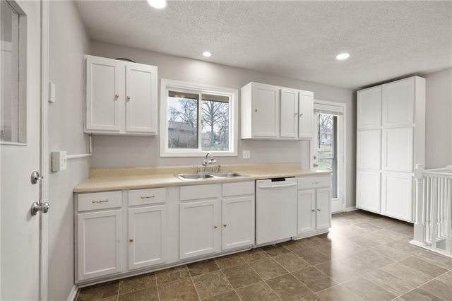 3704 E 107th Street, Kansas City, MO 64137