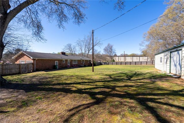 300 N Green Street, Williamston, SC 29697