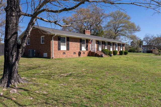 300 N Green Street, Williamston, SC 29697