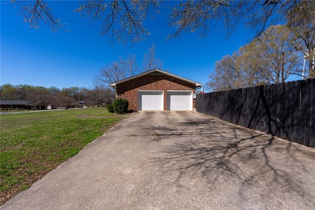 300 N Green Street, Williamston, SC 29697