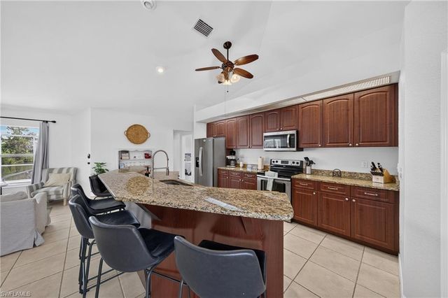 519 NE 19th TER, Cape Coral, FL 33909