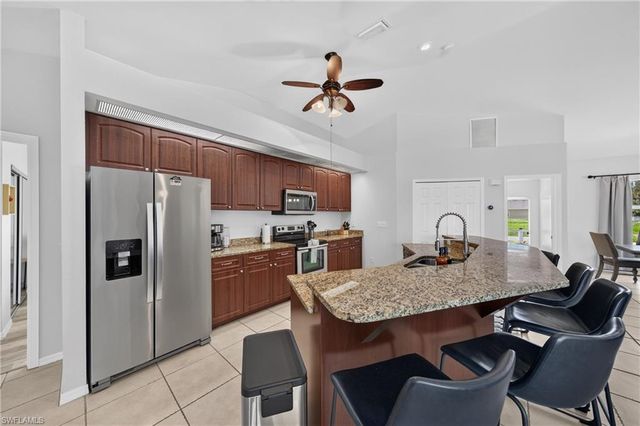 519 NE 19th TER, Cape Coral, FL 33909