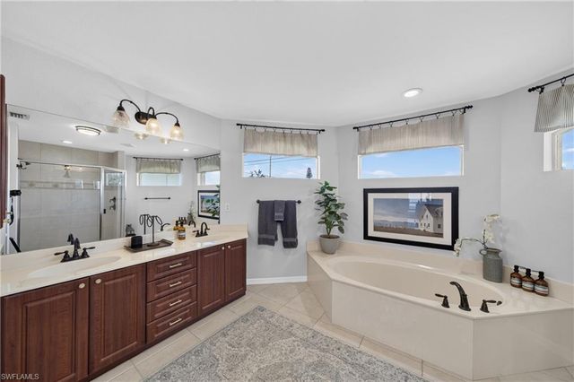 519 NE 19th TER, Cape Coral, FL 33909