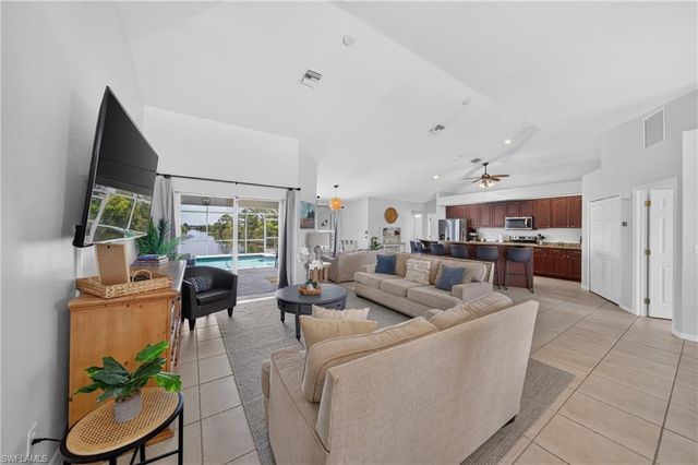 519 NE 19th TER, Cape Coral, FL 33909