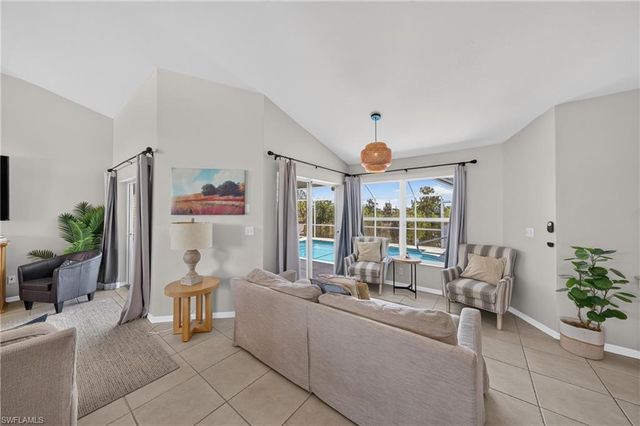 519 NE 19th TER, Cape Coral, FL 33909