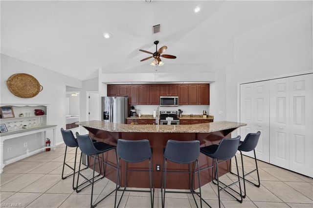 519 NE 19th TER, Cape Coral, FL 33909