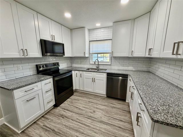 107 SHIRLEY COURT, Eagle Lake, FL 33839