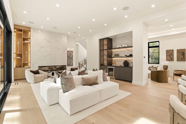 2319 Warner Range Avenue, Menlo Park, CA 94025