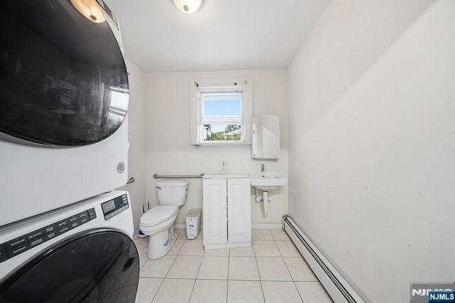 220 Park Avenue, East Rutherford, NJ 07073