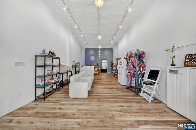 220 Park Avenue, East Rutherford, NJ 07073
