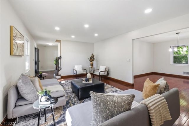 45 Holyoke Rd, Wayne Twp., NJ 07470