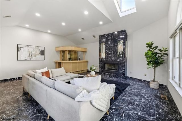 45 Holyoke Rd, Wayne Twp., NJ 07470