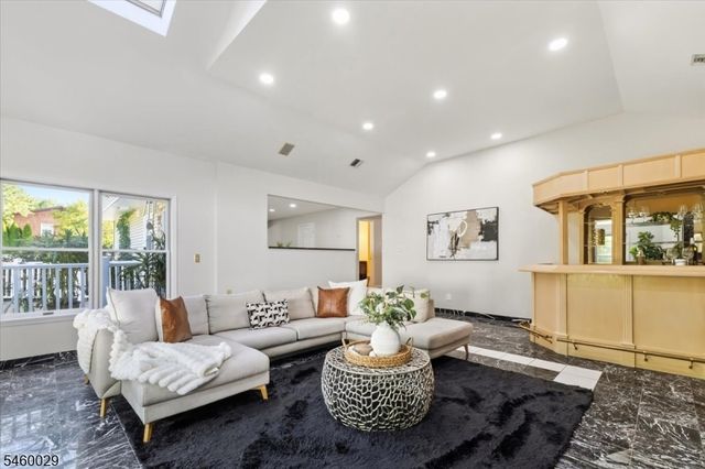 45 Holyoke Rd, Wayne Twp., NJ 07470