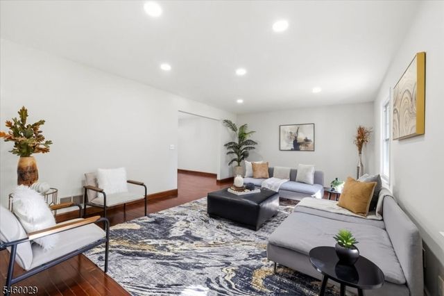 45 Holyoke Rd, Wayne Twp., NJ 07470