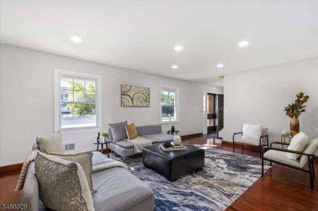 45 Holyoke Rd, Wayne Twp., NJ 07470