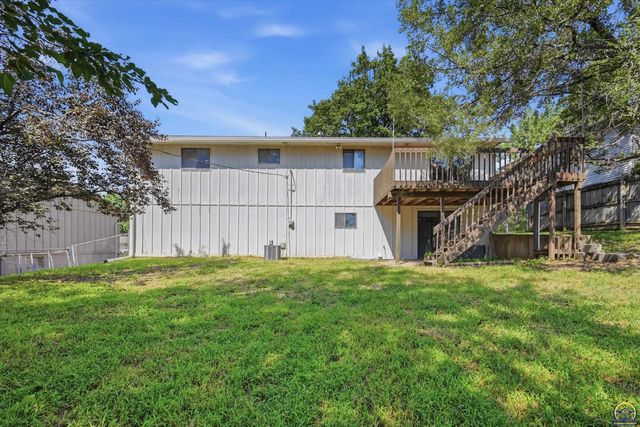 2724 SW Tutbury Town RD, Topeka, KS 66614