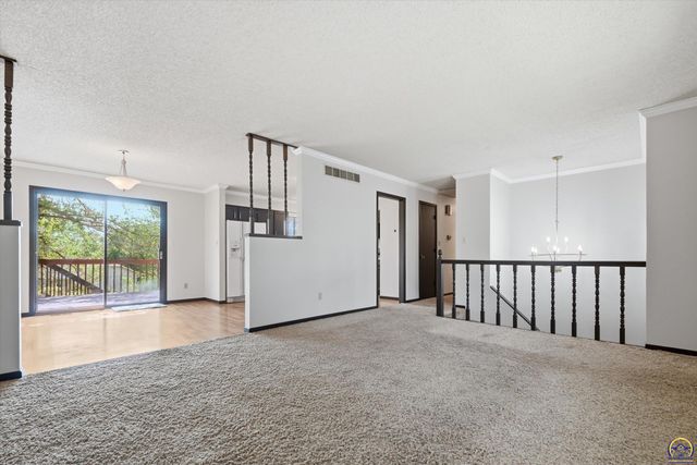 2724 SW Tutbury Town RD, Topeka, KS 66614