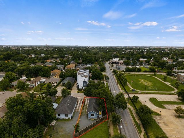 4734 Bell Street B, Houston, TX 77023