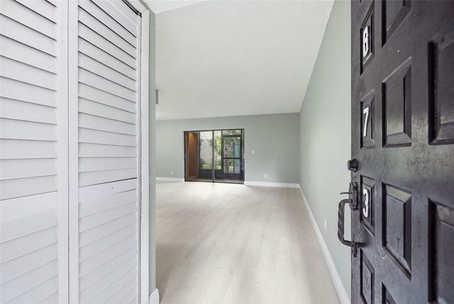 4873 PURITAN CIRCLE 2401, Tampa, FL 33617