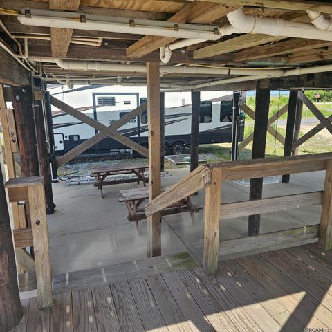 6907 Driftwood Dr, Chauvin, LA 70344