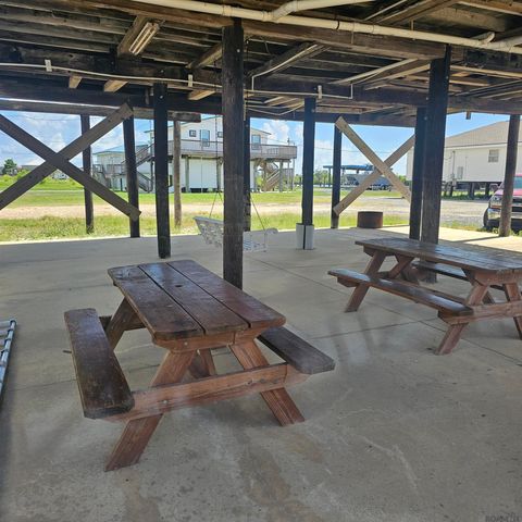 6907 Driftwood Dr, Chauvin, LA 70344