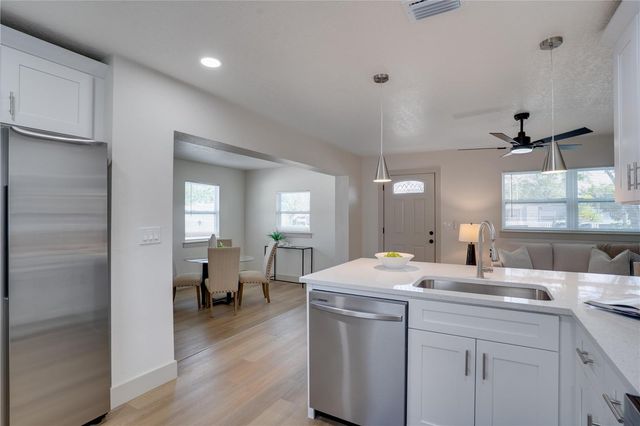 4201 55TH AVENUE N, St Petersburg, FL 33714