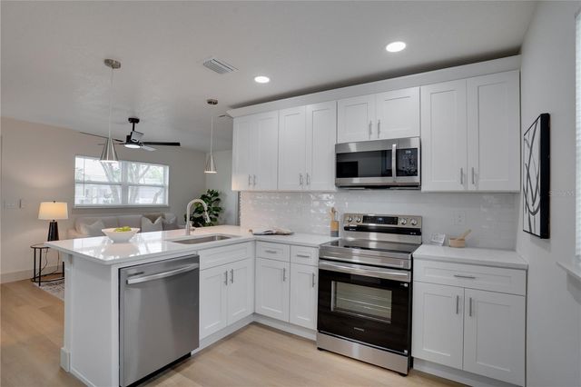 4201 55TH AVENUE N, St Petersburg, FL 33714