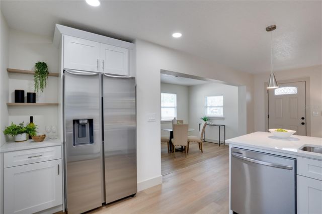 4201 55TH AVENUE N, St Petersburg, FL 33714