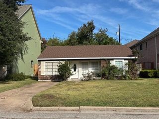 4432 Dorothy Street, Bellaire, TX 77401