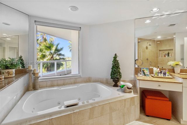 21050 Point Pl 604, Aventura, FL 33180