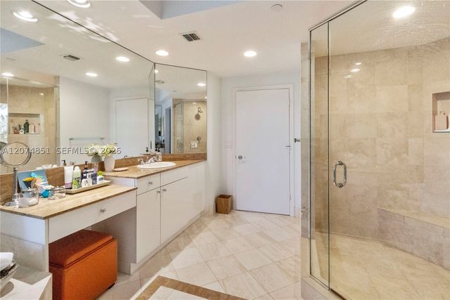 21050 Point Pl 604, Aventura, FL 33180